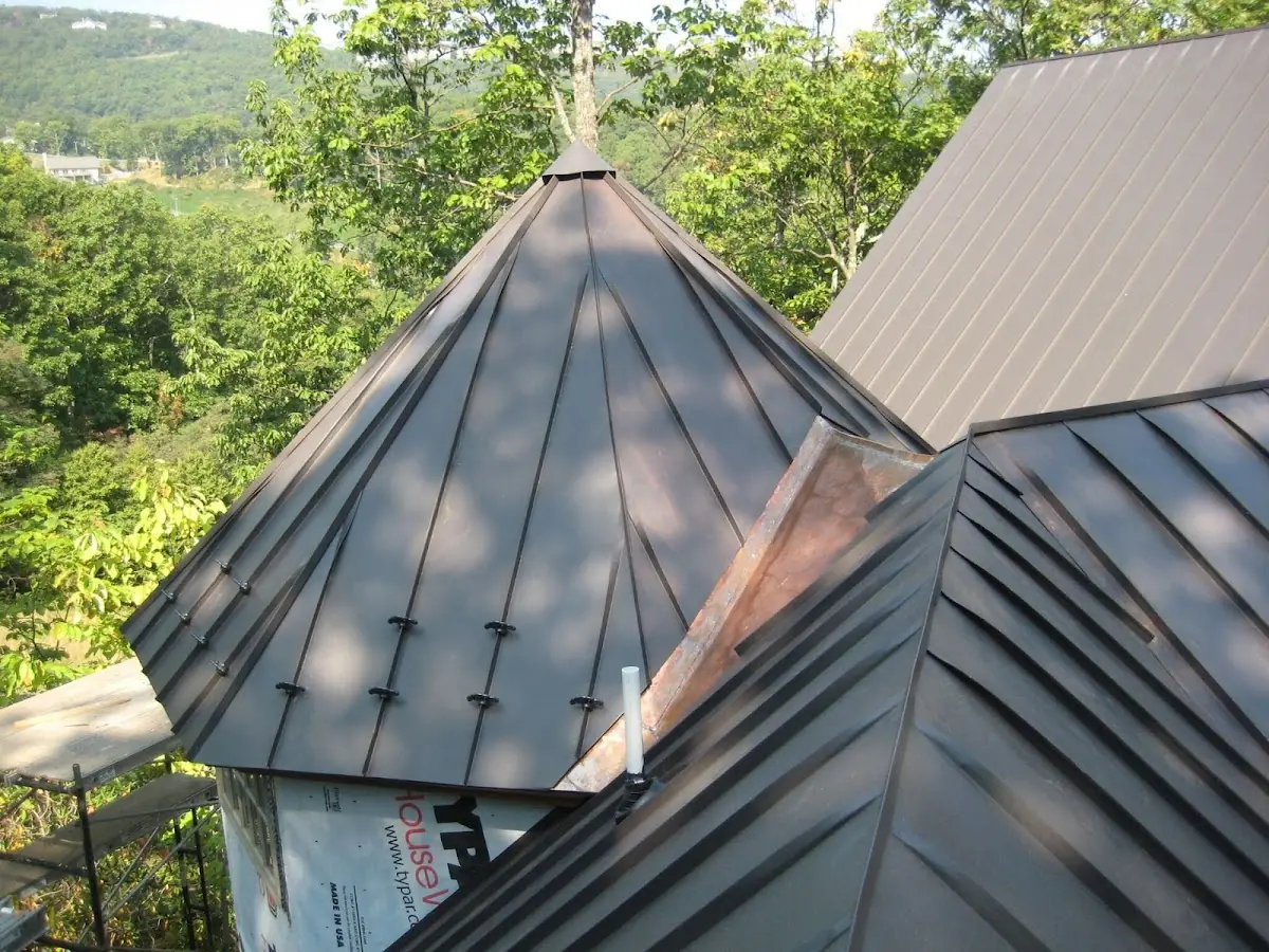 Professional Roof Tarp Installation by Craftsman Roofing in Coachlight Village